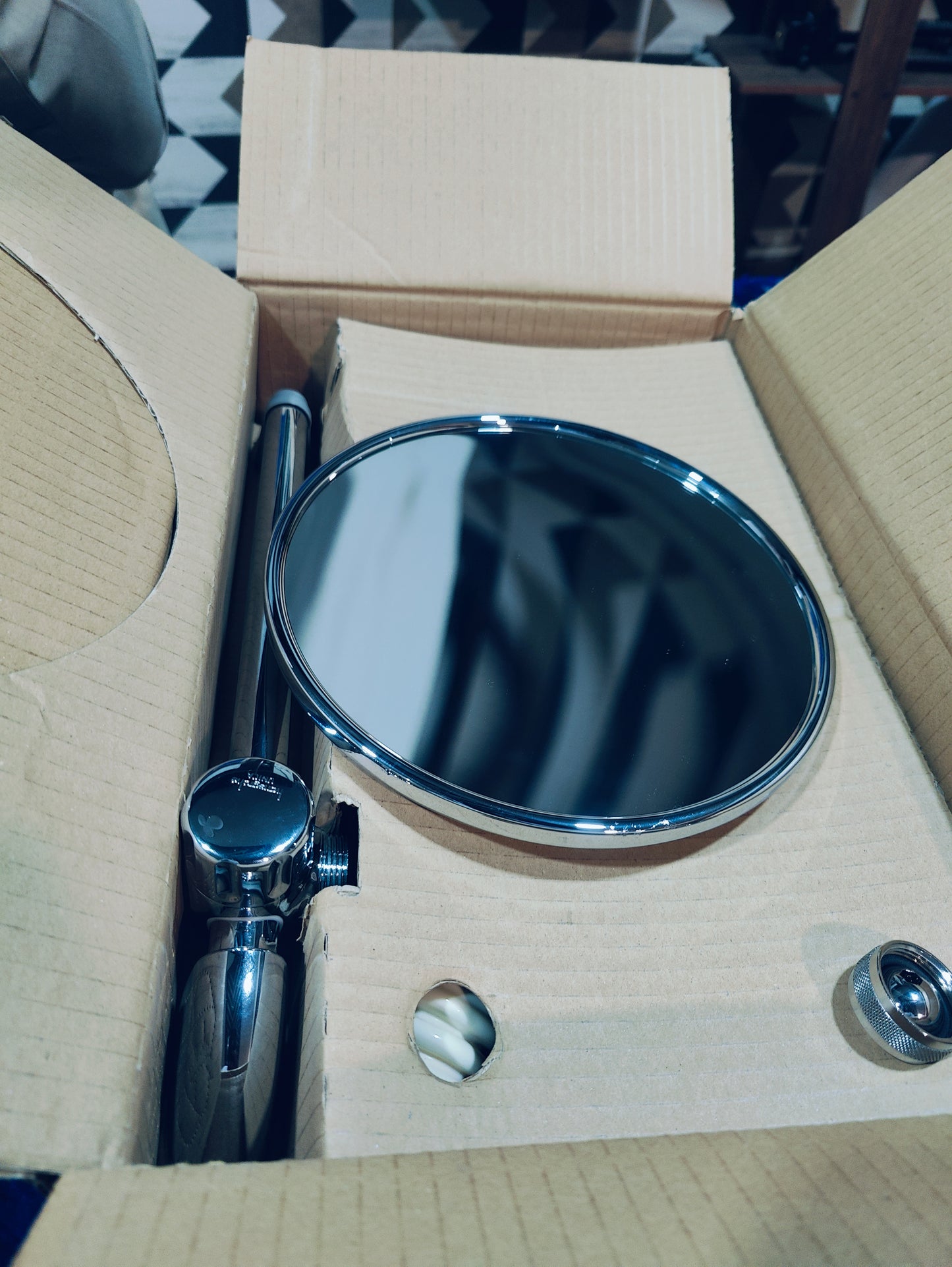 Box Pack Hansgrohe Comtess Concave Mirror Chrome Shaving and Cosmetic Mirror